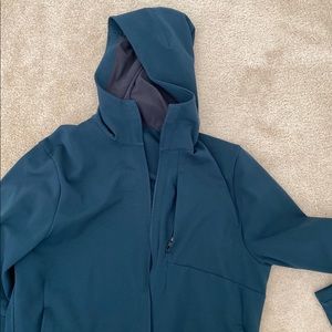 Lululemon Sojourn Hooded Jacket Size M